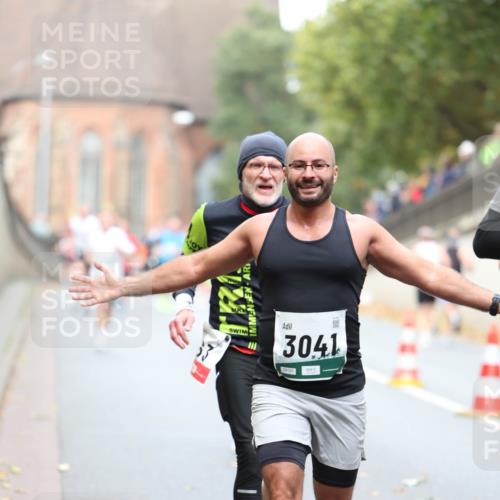 05.10.2025 - 20. swb-Marathon Bremen Michael Strokosch http://msf.ph/oto/9214917 05.10.2025 12:40:22 Laufen 3041 meine-sportfotos.de