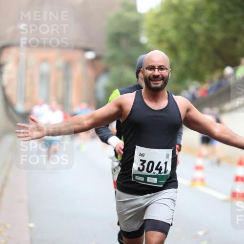 05.10.2025 - 20. swb-Marathon Bremen Michael Strokosch http://msf.ph/oto/9214918 05.10.2025 12:40:22 Laufen 3041, 04125 meine-sportfotos.de