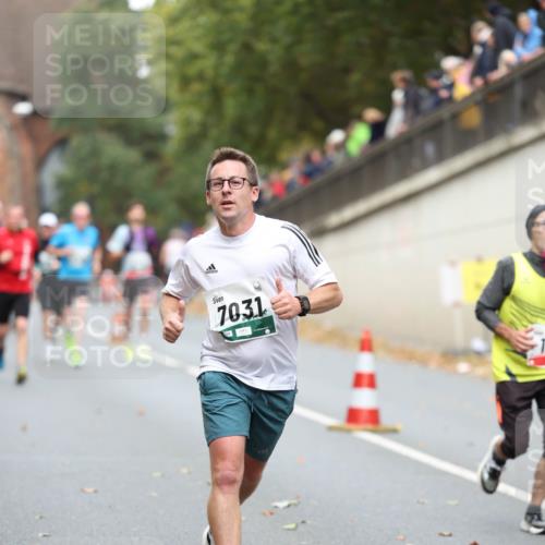 05.10.2025 - 20. swb-Marathon Bremen Michael Strokosch http://msf.ph/oto/9214927 05.10.2025 12:40:28 Laufen 7031 meine-sportfotos.de