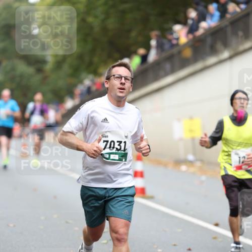 05.10.2025 - 20. swb-Marathon Bremen Michael Strokosch http://msf.ph/oto/9214929 05.10.2025 12:40:28 Laufen 7031 meine-sportfotos.de