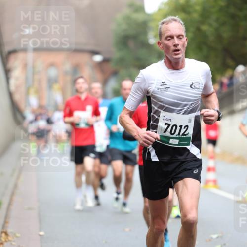 05.10.2025 - 20. swb-Marathon Bremen Michael Strokosch http://msf.ph/oto/9214935 05.10.2025 12:40:32 Laufen 7012 meine-sportfotos.de