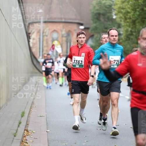 05.10.2025 - 20. swb-Marathon Bremen Michael Strokosch http://msf.ph/oto/9214937 05.10.2025 12:40:34 Laufen 3363, 729, 17 meine-sportfotos.de
