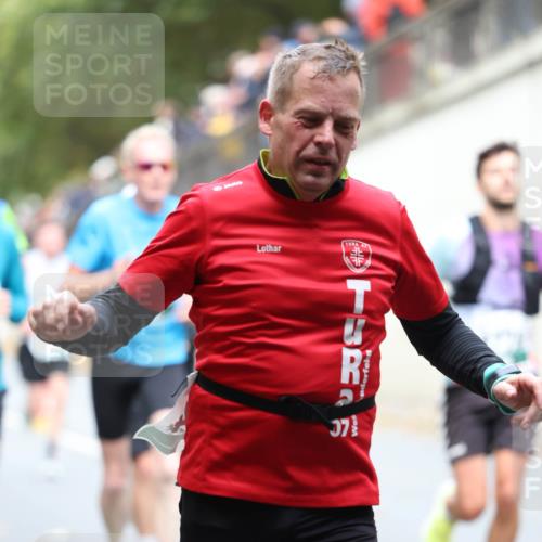 05.10.2025 - 20. swb-Marathon Bremen Michael Strokosch http://msf.ph/oto/9214939 05.10.2025 12:40:35 Laufen  meine-sportfotos.de