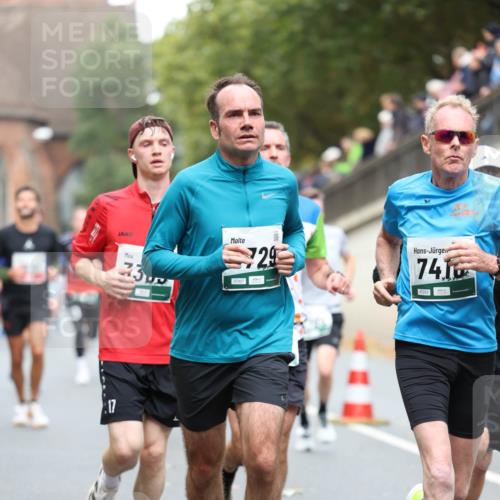 05.10.2025 - 20. swb-Marathon Bremen Michael Strokosch http://msf.ph/oto/9214940 05.10.2025 12:40:35 Laufen 23, 17, 29, 74, 10, 07253 meine-sportfotos.de