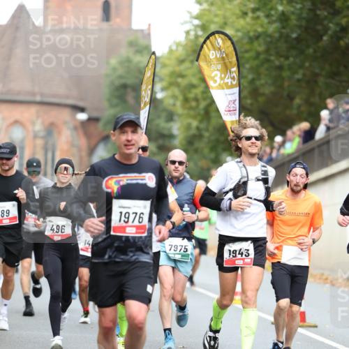 05.10.2025 - 20. swb-Marathon Bremen Michael Strokosch http://msf.ph/oto/9214954 05.10.2025 12:40:43 Laufen 8, 89, 19, 496, 14, 3, 45, 1976, 7975, 1943 meine-sportfotos.de