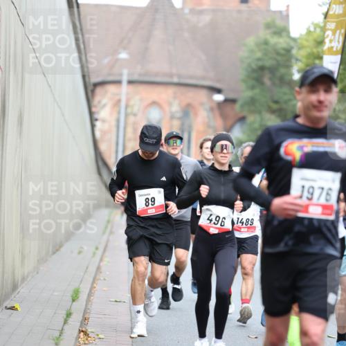 05.10.2025 - 20. swb-Marathon Bremen Michael Strokosch http://msf.ph/oto/9214955 05.10.2025 12:40:44 Laufen 3, 45, 89, 496, 1489, 1976 meine-sportfotos.de