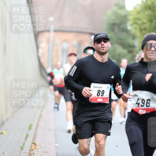 05.10.2025 - 20. swb-Marathon Bremen Michael Strokosch http://msf.ph/oto/9214958 05.10.2025 12:40:46 Laufen 89, 496 meine-sportfotos.de