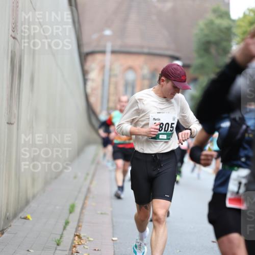 05.10.2025 - 20. swb-Marathon Bremen Michael Strokosch http://msf.ph/oto/9214962 05.10.2025 12:40:48 Laufen 805 meine-sportfotos.de