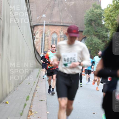 05.10.2025 - 20. swb-Marathon Bremen Michael Strokosch http://msf.ph/oto/9214963 05.10.2025 12:40:49 Laufen 4805 meine-sportfotos.de