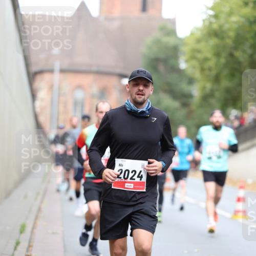 05.10.2025 - 20. swb-Marathon Bremen Michael Strokosch http://msf.ph/oto/9214968 05.10.2025 12:40:51 Laufen 00506, 2024 meine-sportfotos.de