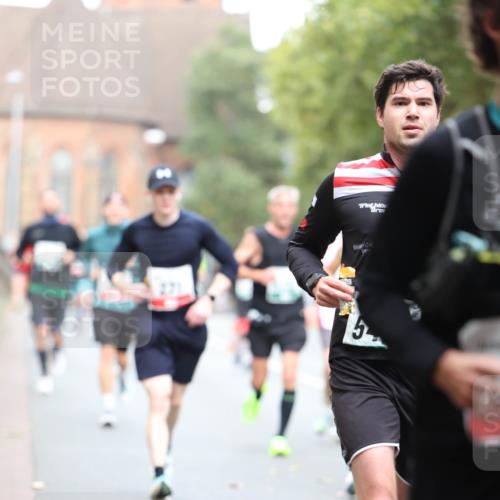 05.10.2025 - 20. swb-Marathon Bremen Michael Strokosch http://msf.ph/oto/9214984 05.10.2025 12:40:59 Laufen  meine-sportfotos.de