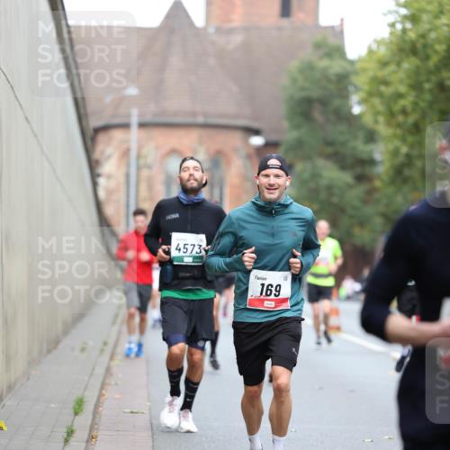 05.10.2025 - 20. swb-Marathon Bremen Michael Strokosch http://msf.ph/oto/9214989 05.10.2025 12:41:02 Laufen 4573, 169 meine-sportfotos.de