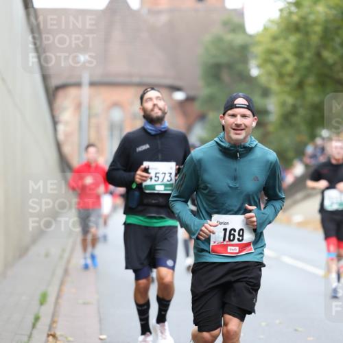 05.10.2025 - 20. swb-Marathon Bremen Michael Strokosch http://msf.ph/oto/9214993 05.10.2025 12:41:03 Laufen 4573, 169 meine-sportfotos.de