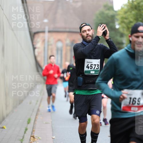 05.10.2025 - 20. swb-Marathon Bremen Michael Strokosch http://msf.ph/oto/9214994 05.10.2025 12:41:04 Laufen 4573, 169 meine-sportfotos.de