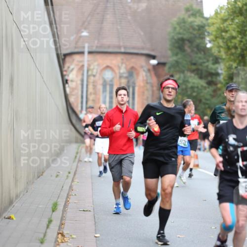 05.10.2025 - 20. swb-Marathon Bremen Michael Strokosch http://msf.ph/oto/9214999 05.10.2025 12:41:06 Laufen 8238 meine-sportfotos.de