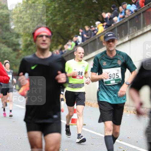 05.10.2025 - 20. swb-Marathon Bremen Michael Strokosch http://msf.ph/oto/9215003 05.10.2025 12:41:08 Laufen 96, 905 meine-sportfotos.de