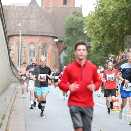 05.10.2025 - 20. swb-Marathon Bremen Michael Strokosch http://msf.ph/oto/9215004 05.10.2025 12:41:09 Laufen 2180, 5579, 8238 meine-sportfotos.de