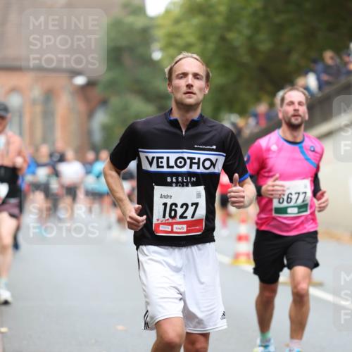 05.10.2025 - 20. swb-Marathon Bremen Michael Strokosch http://msf.ph/oto/9215012 05.10.2025 12:41:15 Laufen 9016, 1627, 00074, 6672 meine-sportfotos.de