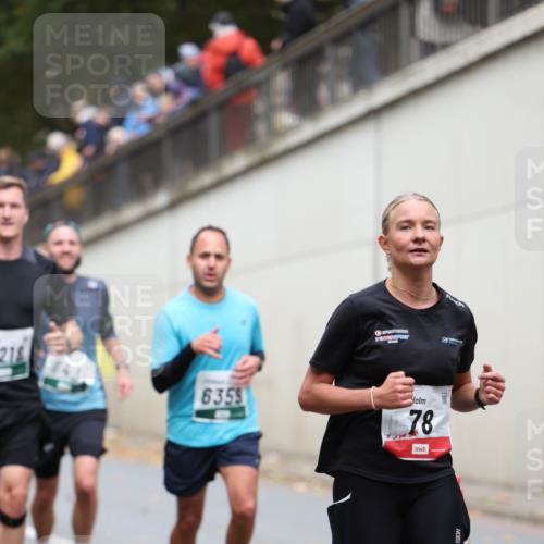 05.10.2025 - 20. swb-Marathon Bremen Michael Strokosch http://msf.ph/oto/9215023 05.10.2025 12:41:24 Laufen 216, 6359, 78 meine-sportfotos.de