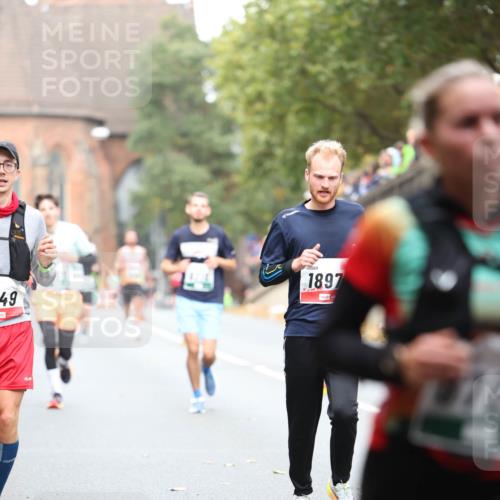 05.10.2025 - 20. swb-Marathon Bremen Michael Strokosch http://msf.ph/oto/9215029 05.10.2025 12:41:27 Laufen 49, 1897, 7 meine-sportfotos.de
