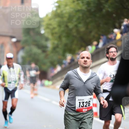 05.10.2025 - 20. swb-Marathon Bremen Michael Strokosch http://msf.ph/oto/9215043 05.10.2025 12:41:39 Laufen 1326, 93 meine-sportfotos.de