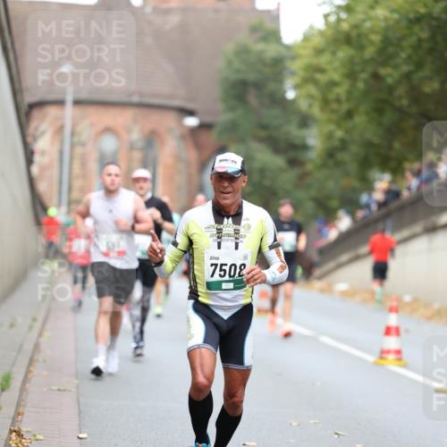 05.10.2025 - 20. swb-Marathon Bremen Michael Strokosch http://msf.ph/oto/9215045 05.10.2025 12:41:40 Laufen 7508 meine-sportfotos.de