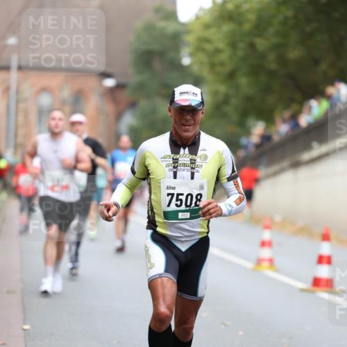 05.10.2025 - 20. swb-Marathon Bremen Michael Strokosch http://msf.ph/oto/9215048 05.10.2025 12:41:40 Laufen 7508 meine-sportfotos.de