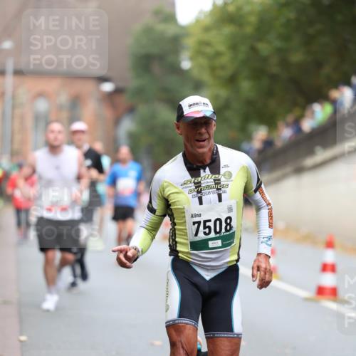 05.10.2025 - 20. swb-Marathon Bremen Michael Strokosch http://msf.ph/oto/9215049 05.10.2025 12:41:41 Laufen 7508 meine-sportfotos.de