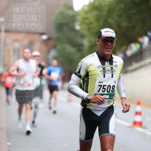 05.10.2025 - 20. swb-Marathon Bremen Michael Strokosch http://msf.ph/oto/9215050 05.10.2025 12:41:41 Laufen 7508 meine-sportfotos.de