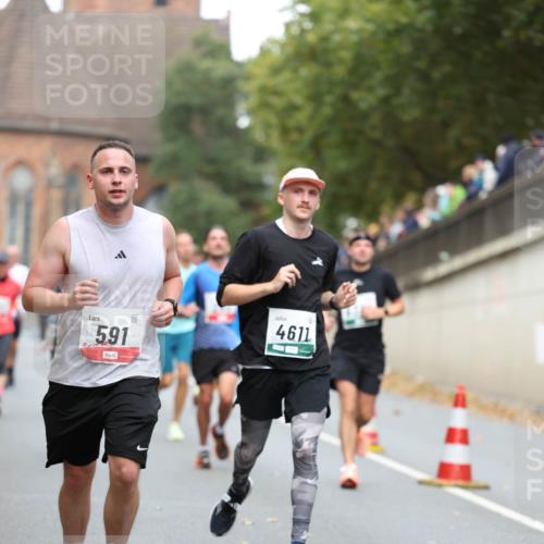 05.10.2025 - 20. swb-Marathon Bremen Michael Strokosch http://msf.ph/oto/9215054 05.10.2025 12:41:43 Laufen 591, 4611 meine-sportfotos.de