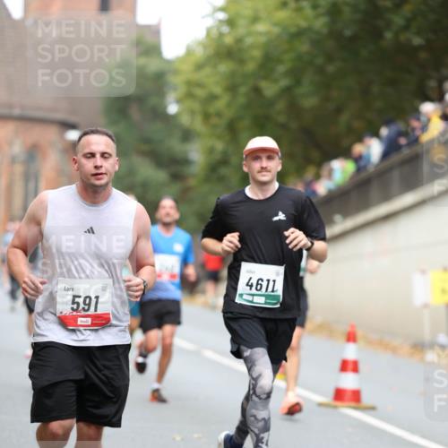 05.10.2025 - 20. swb-Marathon Bremen Michael Strokosch http://msf.ph/oto/9215055 05.10.2025 12:41:43 Laufen 591, 4611 meine-sportfotos.de