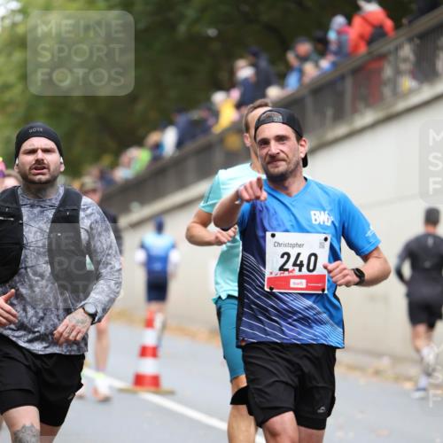 05.10.2025 - 20. swb-Marathon Bremen Michael Strokosch http://msf.ph/oto/9215059 05.10.2025 12:41:47 Laufen 240 meine-sportfotos.de