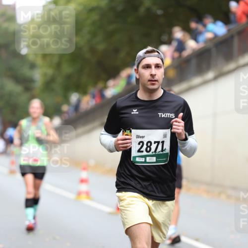 05.10.2025 - 20. swb-Marathon Bremen Michael Strokosch http://msf.ph/oto/9215087 05.10.2025 12:42:01 Laufen 2871, 08679 meine-sportfotos.de