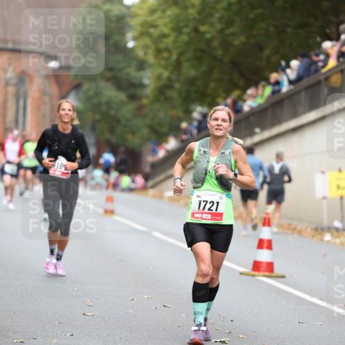 05.10.2025 - 20. swb-Marathon Bremen Michael Strokosch http://msf.ph/oto/9215088 05.10.2025 12:42:03 Laufen 16, 1721 meine-sportfotos.de