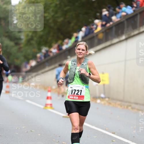 05.10.2025 - 20. swb-Marathon Bremen Michael Strokosch http://msf.ph/oto/9215091 05.10.2025 12:42:03 Laufen 1721, 00262 meine-sportfotos.de