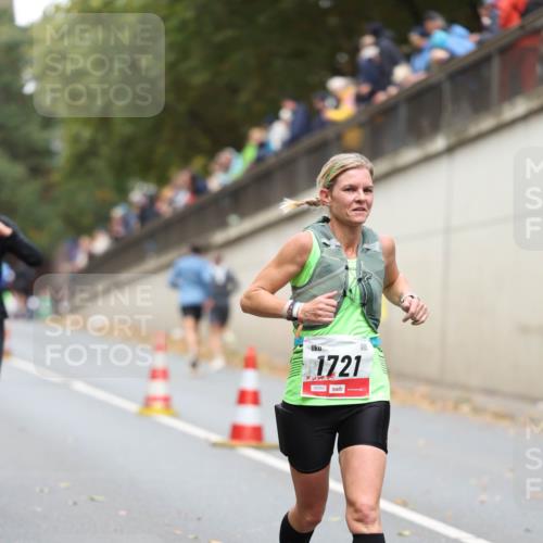 05.10.2025 - 20. swb-Marathon Bremen Michael Strokosch http://msf.ph/oto/9215092 05.10.2025 12:42:04 Laufen 1721, 00262 meine-sportfotos.de
