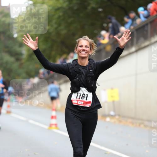 05.10.2025 - 20. swb-Marathon Bremen Michael Strokosch http://msf.ph/oto/9215098 05.10.2025 12:42:06 Laufen 1161, 01501 meine-sportfotos.de