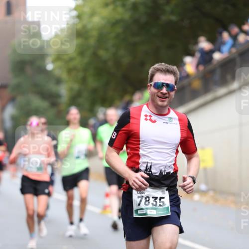 05.10.2025 - 20. swb-Marathon Bremen Michael Strokosch http://msf.ph/oto/9215106 05.10.2025 12:42:12 Laufen 7835, 08996 meine-sportfotos.de