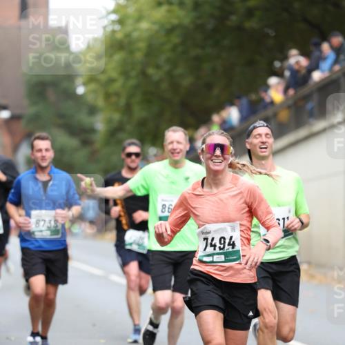 05.10.2025 - 20. swb-Marathon Bremen Michael Strokosch http://msf.ph/oto/9215111 05.10.2025 12:42:14 Laufen 8738, 86, 7494 meine-sportfotos.de