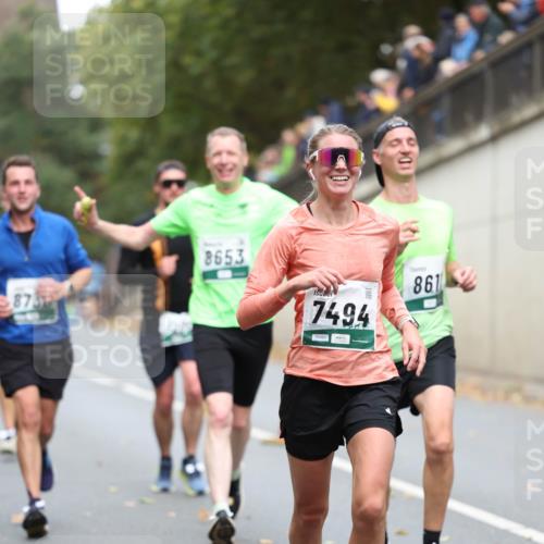 05.10.2025 - 20. swb-Marathon Bremen Michael Strokosch http://msf.ph/oto/9215112 05.10.2025 12:42:14 Laufen 873, 8653, 7494, 861 meine-sportfotos.de