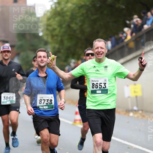 05.10.2025 - 20. swb-Marathon Bremen Michael Strokosch http://msf.ph/oto/9215114 05.10.2025 12:42:15 Laufen 3069, 8738, 8653 meine-sportfotos.de