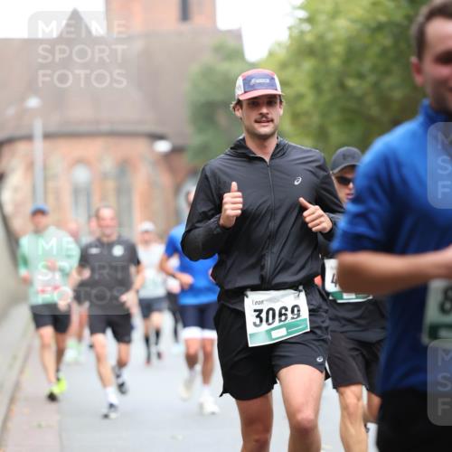 05.10.2025 - 20. swb-Marathon Bremen Michael Strokosch http://msf.ph/oto/9215119 05.10.2025 12:42:16 Laufen 3069, 8 meine-sportfotos.de
