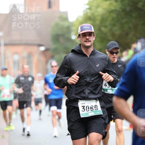 05.10.2025 - 20. swb-Marathon Bremen Michael Strokosch http://msf.ph/oto/9215120 05.10.2025 12:42:16 Laufen 3069, 45 meine-sportfotos.de