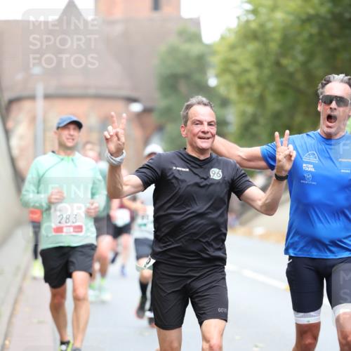 05.10.2025 - 20. swb-Marathon Bremen Michael Strokosch http://msf.ph/oto/9215124 05.10.2025 12:42:19 Laufen 283, 2 meine-sportfotos.de