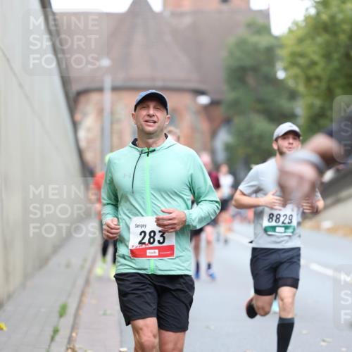 05.10.2025 - 20. swb-Marathon Bremen Michael Strokosch http://msf.ph/oto/9215127 05.10.2025 12:42:21 Laufen 283, 8829 meine-sportfotos.de