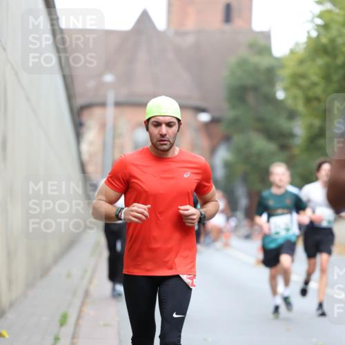 05.10.2025 - 20. swb-Marathon Bremen Michael Strokosch http://msf.ph/oto/9215139 05.10.2025 12:42:27 Laufen  meine-sportfotos.de