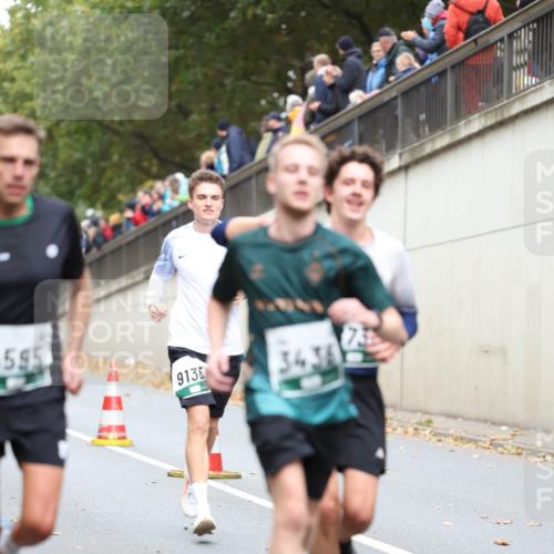 05.10.2025 - 20. swb-Marathon Bremen Michael Strokosch http://msf.ph/oto/9215143 05.10.2025 12:42:30 Laufen 595, 73, 9138, 3436 meine-sportfotos.de