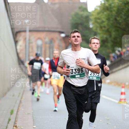 05.10.2025 - 20. swb-Marathon Bremen Michael Strokosch http://msf.ph/oto/9215145 05.10.2025 12:42:32 Laufen 3396, 2573 meine-sportfotos.de
