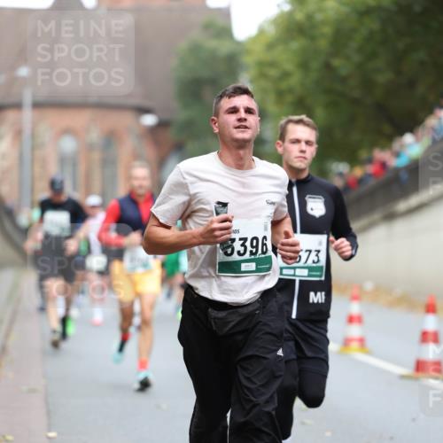 05.10.2025 - 20. swb-Marathon Bremen Michael Strokosch http://msf.ph/oto/9215146 05.10.2025 12:42:32 Laufen 3396, 573 meine-sportfotos.de