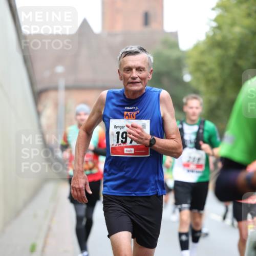05.10.2025 - 20. swb-Marathon Bremen Michael Strokosch http://msf.ph/oto/9215162 05.10.2025 12:42:41 Laufen 19 meine-sportfotos.de